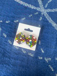 stud runic cubes