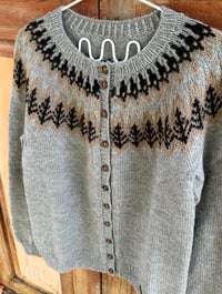 Image 4 of Valemon - Lambswool cardigan - Ready to ship