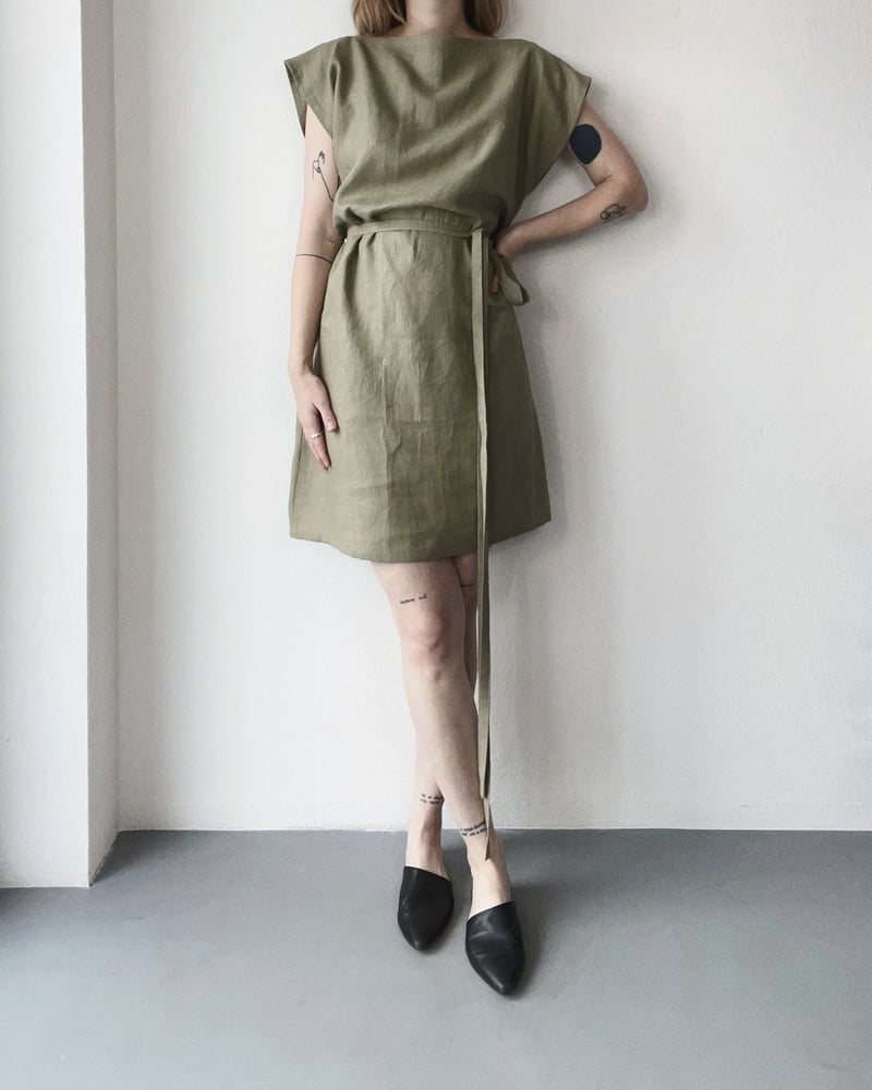 Image of n a n o v o  zerowaste dress 004 / 100% ľan / LIMITED / 3 PIECES ONLY