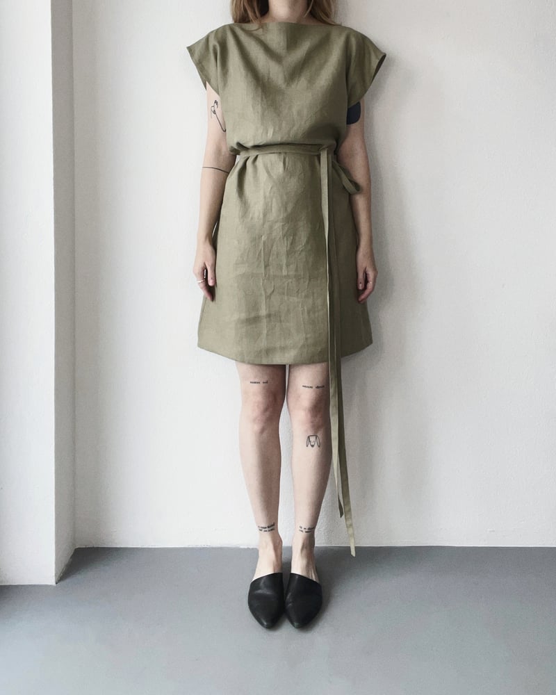 Image of n a n o v o  zerowaste dress 004 / 100% ľan / LIMITED / 3 PIECES ONLY