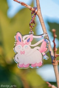 Chonky Sylveon Keychain (U.S. ONLY)