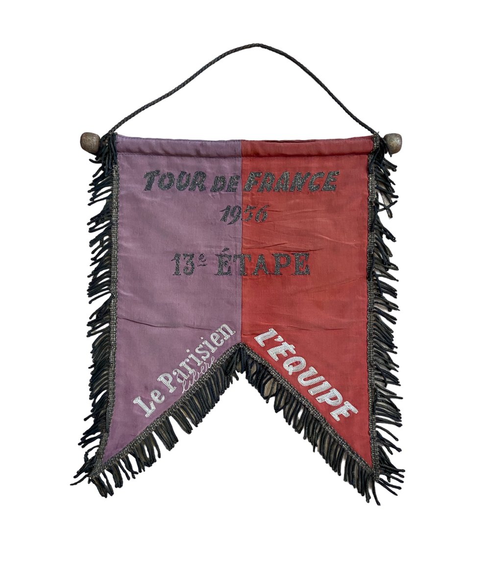 Official pennant awarded to Nino Defilippis for his victory in the 13th stage of the 1956 TDF