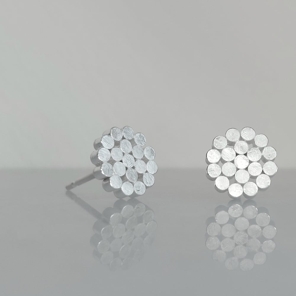 Image of Millefleur Daisy Earstuds 