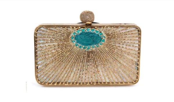 Image of Single middle nature clutch