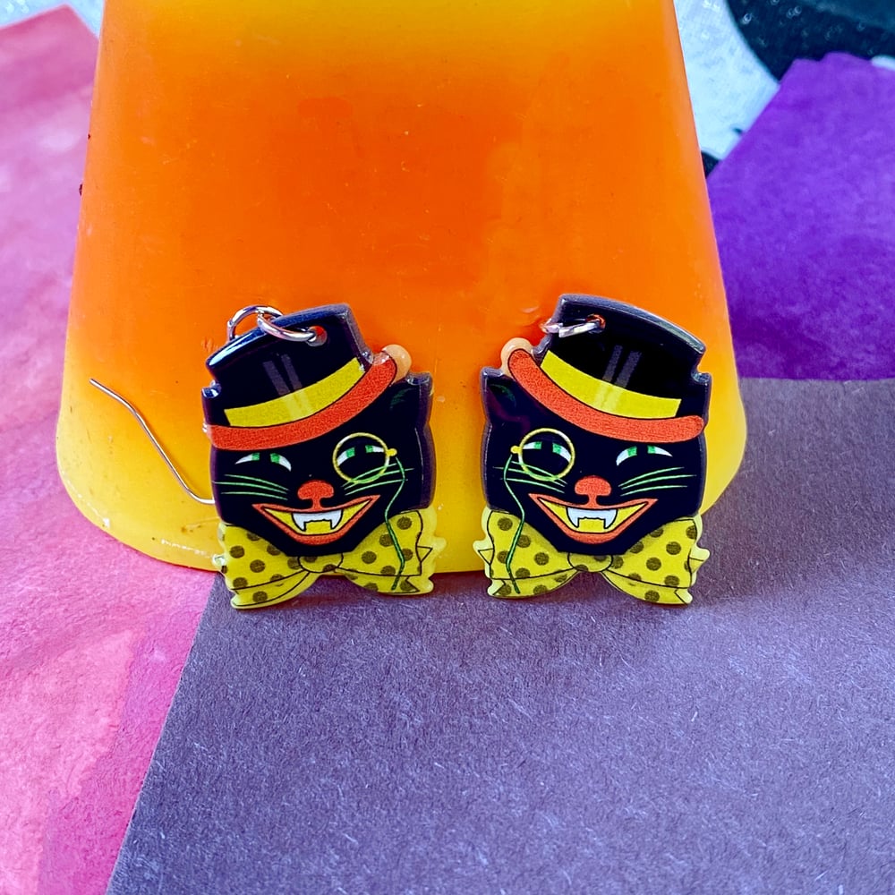 Image of KITSCHY HALLOWEEN CAT EARRINGS