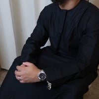 Image 2 of Aswad Emirati Thobe