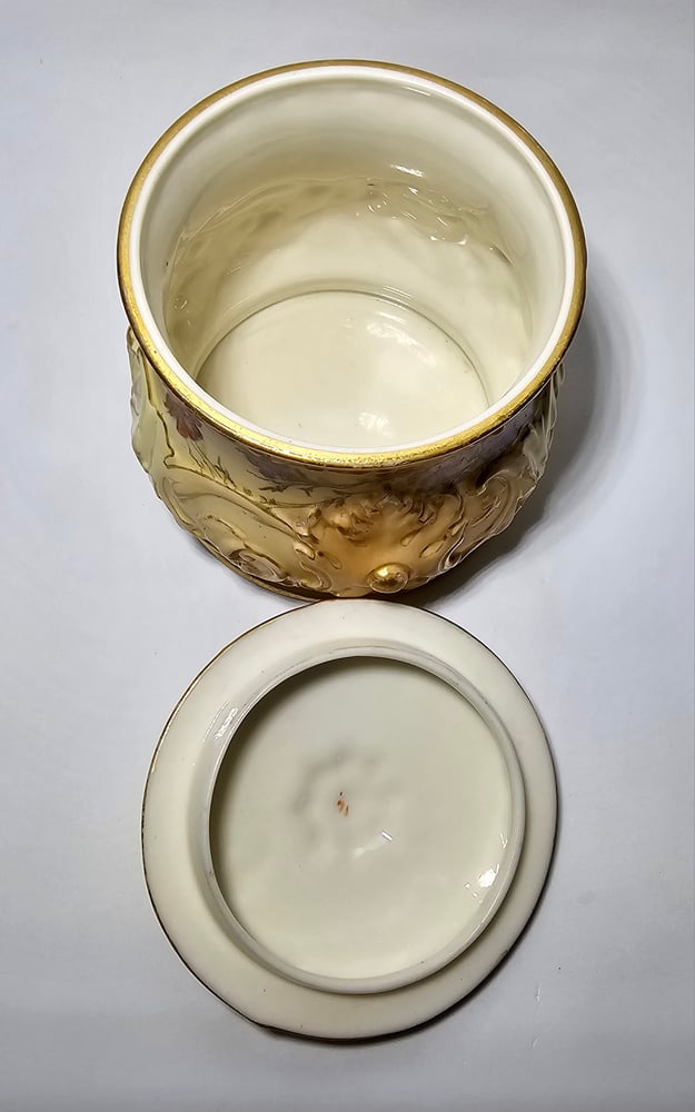 Image of Royal Worcester Puff Box & Cover