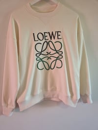 Image 4 of "L" embroidered sweatshirt 