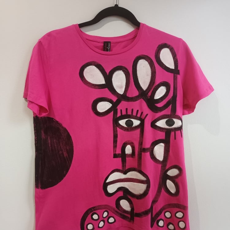 Image of fuschia handpainted tshirt, small