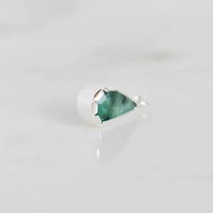 Image of Colombia Emerald mixed shape faceted cut silver neckace no.3