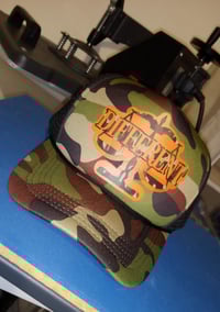 Image 3 of CAMOUFLAGE/BLACK /ORANGE "DIFFERENT"⚖️ Tshirt + Hat Set