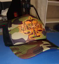 Image 4 of CAMOUFLAGE/BLACK /ORANGE "DIFFERENT"⚖️ Tshirt + Hat Set