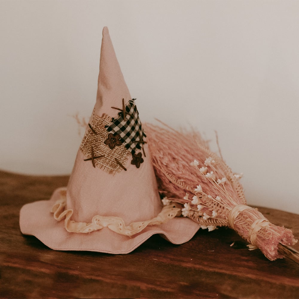 Image of Pink witch hat