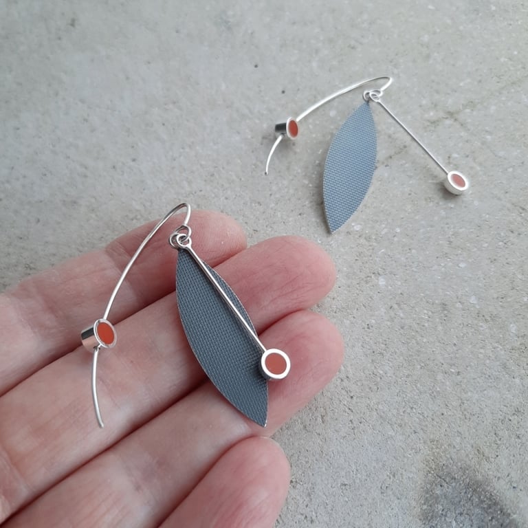 Textured Oxidised Leaf Dot Earrings Image 3
