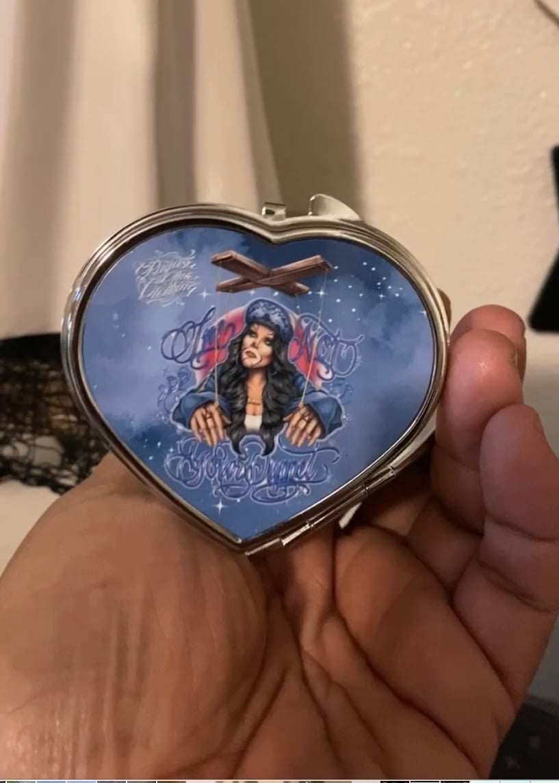 Image of Heart Shaped Compact Mirror