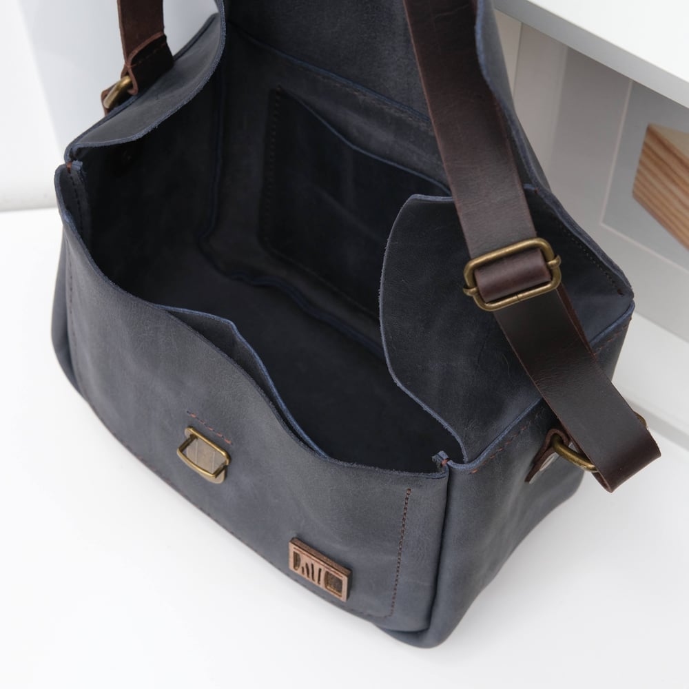 Image of Soft Box in vintage navy blue