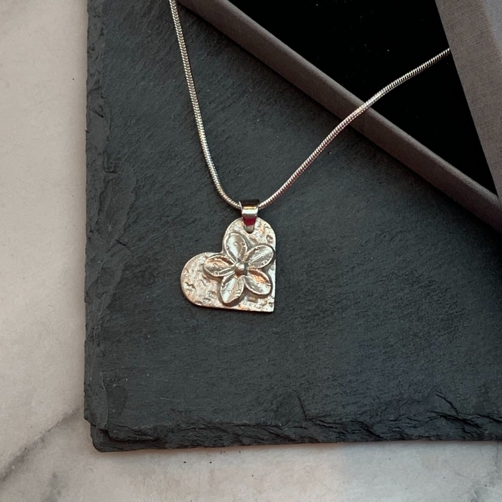 Image of Hearts And Flowers Pendant