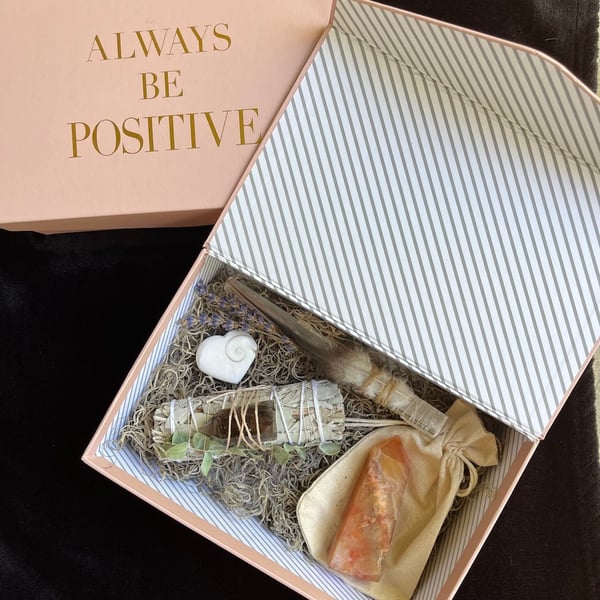 Image of ALWAYS BE POSITIVE LARGE SIZE INTENTION GIFT BOX 
