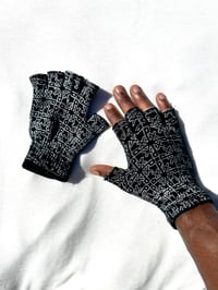 Image of know who did it fingerless gloves in black 