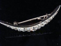 Image 2 of EDWARDIAN 18CT YELLOW GOLD PLATINUM SILVER DIAMOND CRESCENT BROOCH 0.75CT