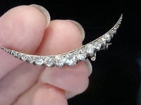 Image 5 of EDWARDIAN 18CT YELLOW GOLD PLATINUM SILVER DIAMOND CRESCENT BROOCH 0.75CT