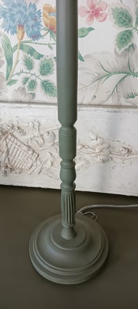 Image 3 of Lampe vert kaki et son abat jour 