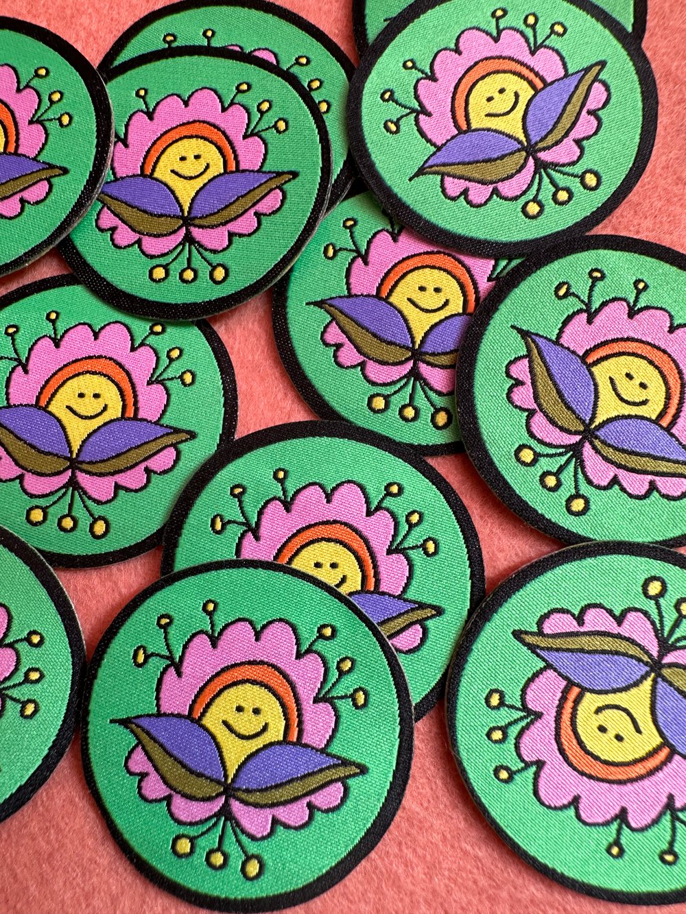 Smiling Flower Guy-Woven Sticker Patch