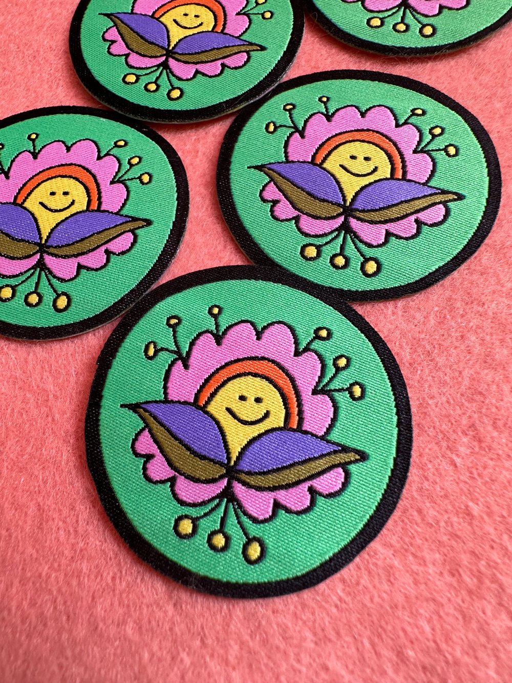 Smiling Flower Guy-Woven Sticker Patch