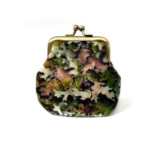 Image of Moss, velvet kisslock coin purse with plant-dyed lining