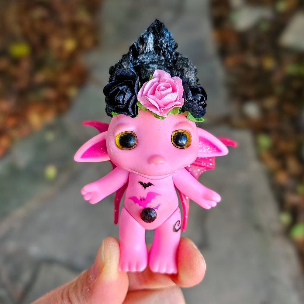 Vampula - Black Touramline with Bats Zelf 3.75"