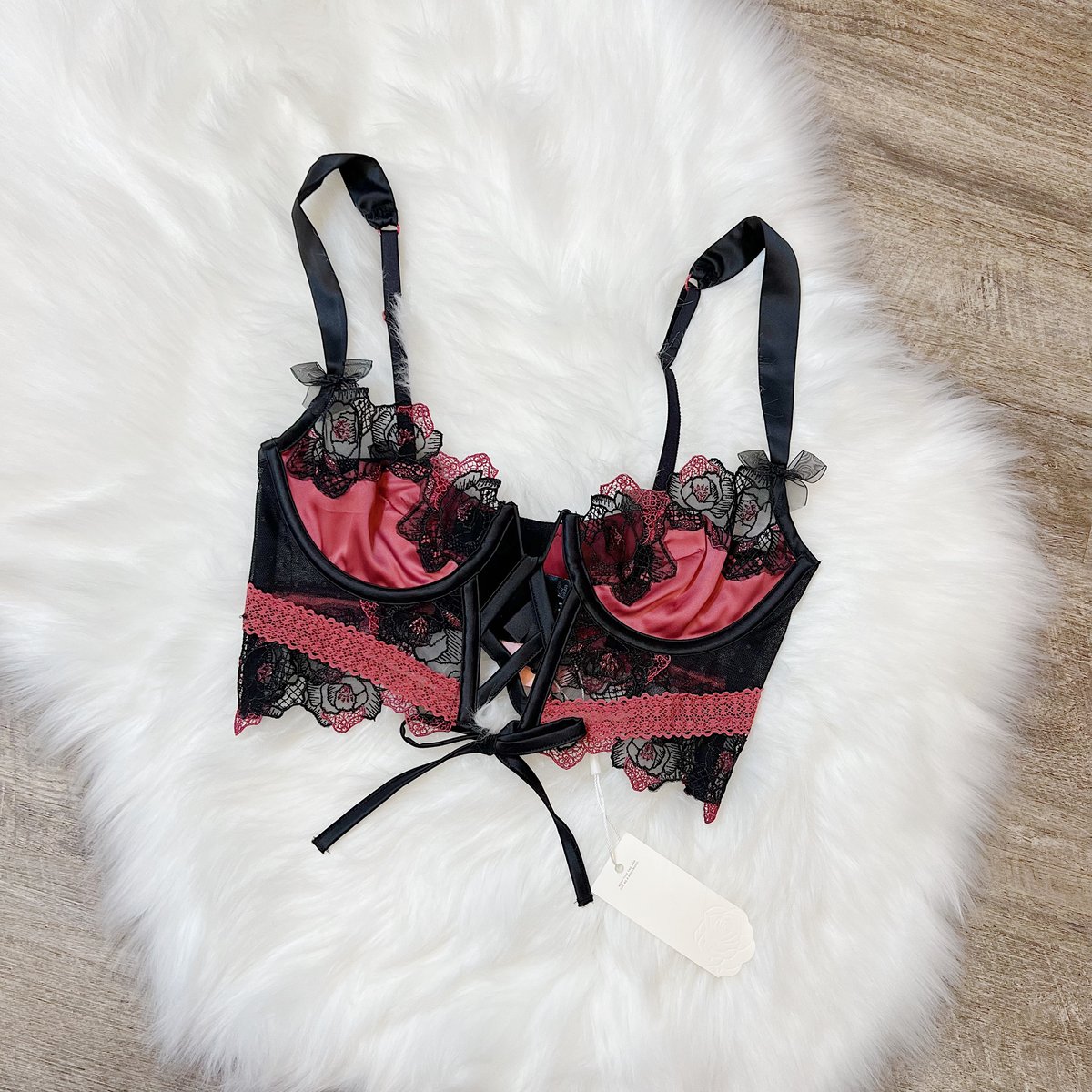 CANADIAN COUTURE RED VINTAGE BUSTIER - (34D/32DD/36C)