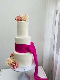Fushia Pink theme Wedding cake