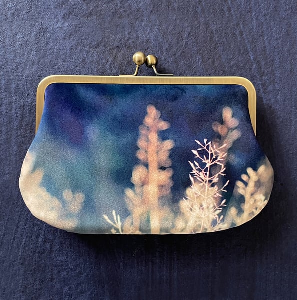 Image of Blue grasses, velvet kisslock shoulder bag