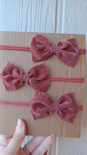 Image of Brick velvet  bow