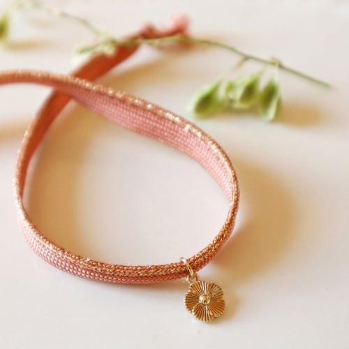 Image of Bracelet fleur sur lien vieux rose