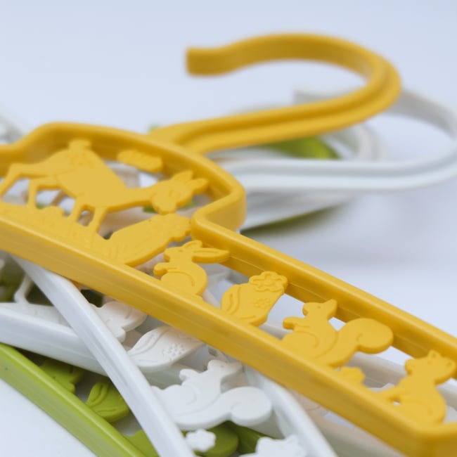 Set of 5 Vintage Style Hangers