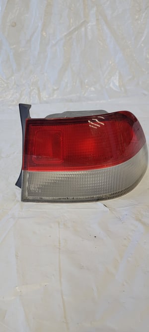 Image of 99-00 HONDA CIVIC SI EM1 - TAIL LIGHT LAMP - PASSENGER RIGHT OUTER FITMENT