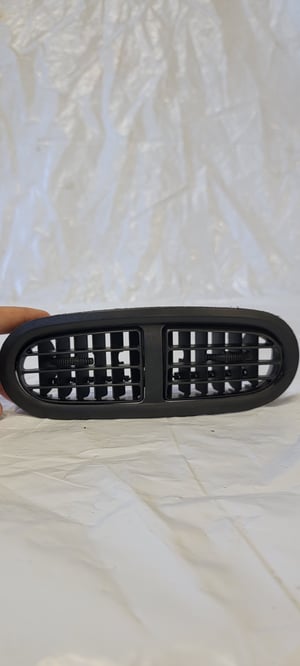 Image of 93-97 OEM Honda Del Sol dash dashboard front center Middle air vent assembly