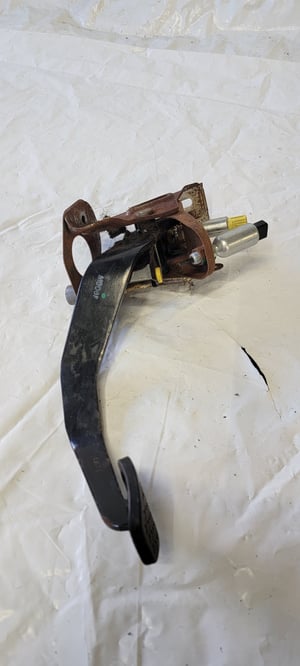 Image of 1996 97 98 99 00 HONDA CIVIC OEM CLUTCH PEDAL MANUAL 5 SPD 94-01 Integra Del Sol