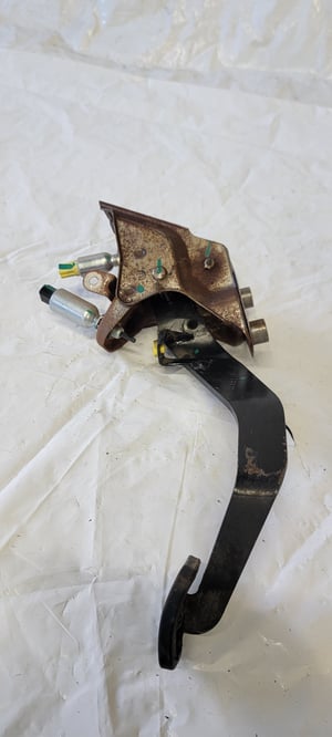 Image of 1996 97 98 99 00 HONDA CIVIC OEM CLUTCH PEDAL MANUAL 5 SPD 94-01 Integra Del Sol