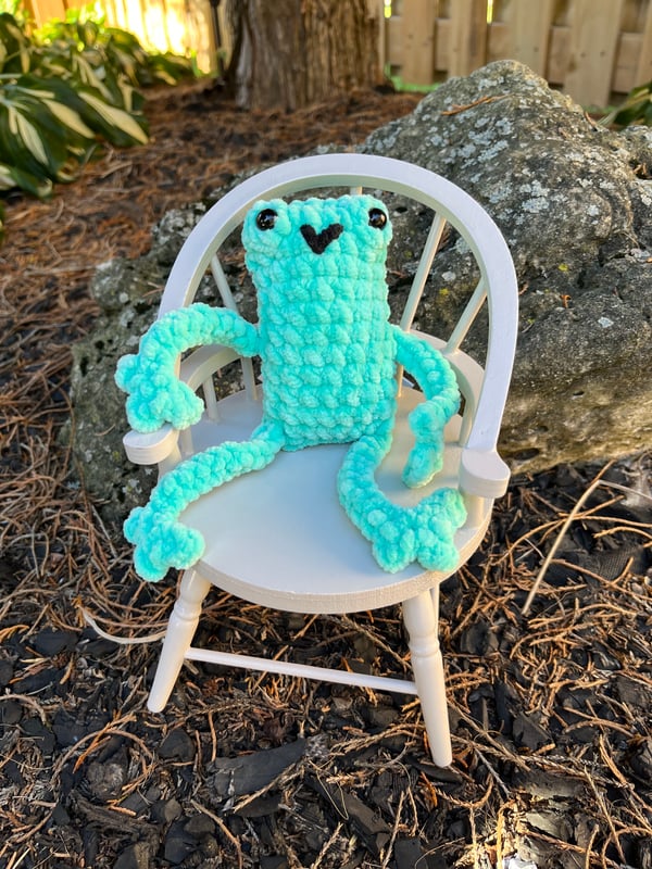 Image of Frog Crochet Plushie