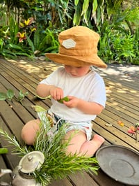 Image 5 of LINEN BUCKET HAT