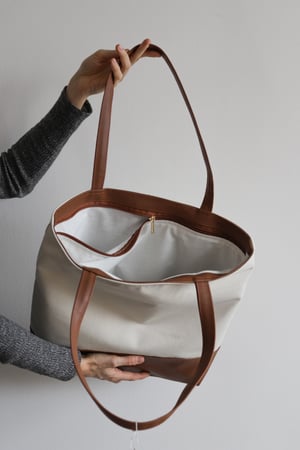 Image of ZOE_ARCHIVE Canvas-Vegan TOTE Chai