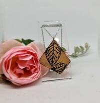 Image 3 of Enamel Pendant - Floral Nature Lover (EJ062)