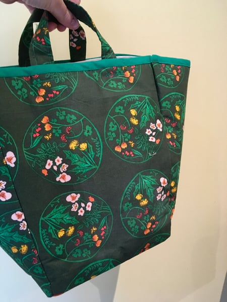 Image of Green 'garden flowers' box bag