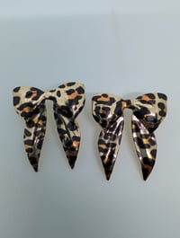 Roar Bow