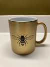 MANCHESTER WORKER BEE MUG IN GOLD  