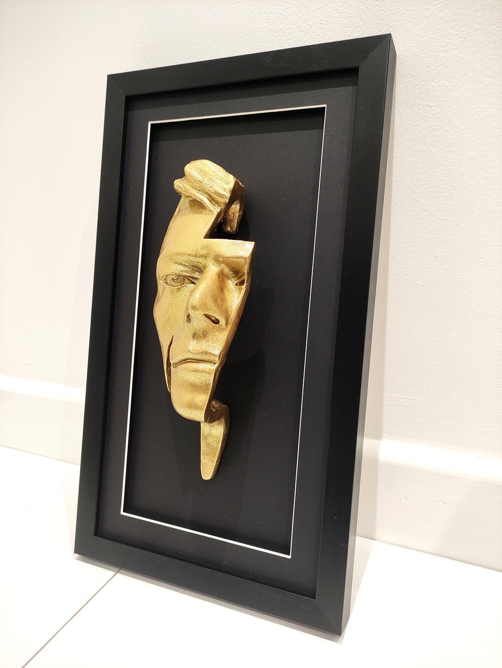 Glitter Gold/Silver Resin 'Flash' Metallic Effect - David Bowie Sculpture