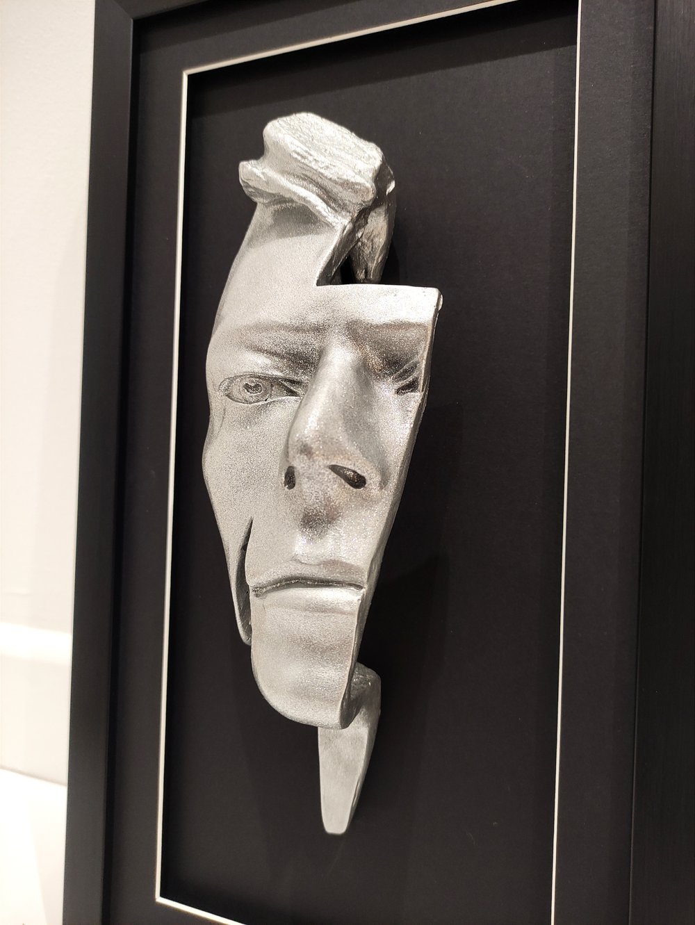 Glitter Gold/Silver Resin 'Flash' Metallic Effect - David Bowie Sculpture