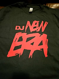 T-SHIRT DJ NEW ERA 1